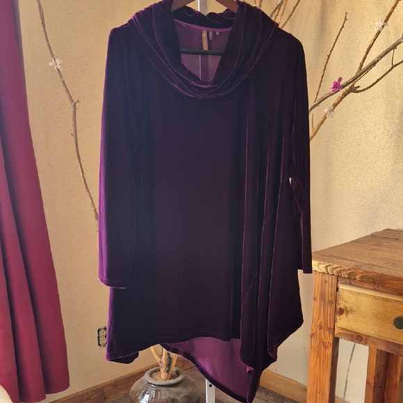 HOLIDAY SALE Soft Surroundings Rich Purple Velvet Tunic With Cowell Neck - Picture 1 of 5